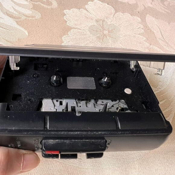 Panasonic RQ-L307 Mini Cassette Player Recorder PARTS ONLY Not Working - Picture 5 of 7